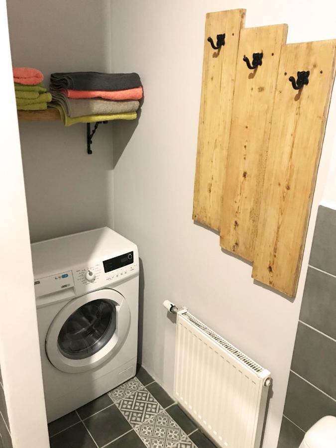 Starp Krastiem Liepaja